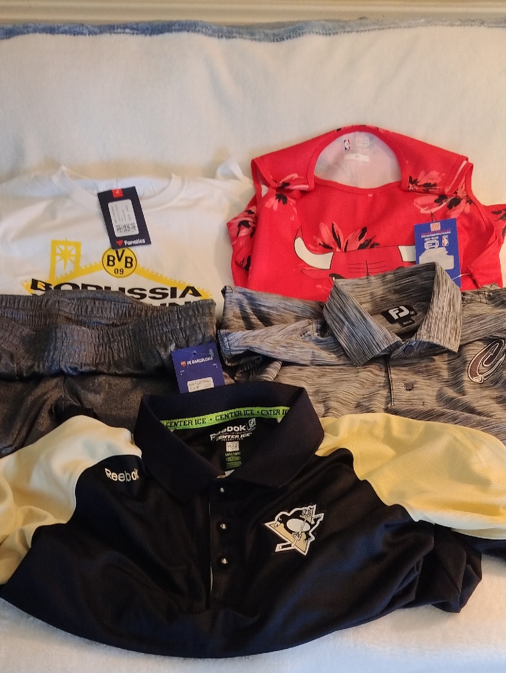 Fanatics Borussia Dortmund Bulls Cavs Barca Shorts Penguins Shirt Bundle Men's M